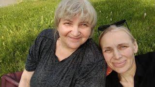 Galina Wilson с мамой на природе