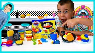 Pretend Play PlayDoh Kitchen Creations Toaster for Breakfast?!