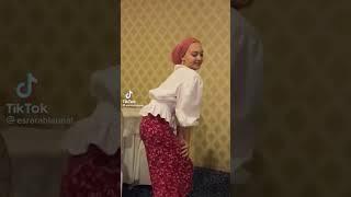 Esra rabia ünal tiktok dans