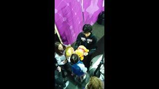 Yuzuru Hanyu's Pooh kissing Evgenia Medvedeva + selfie with Alina Zagitova