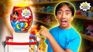 Ryan's World Visits a GIANT TOY MUSEUM!