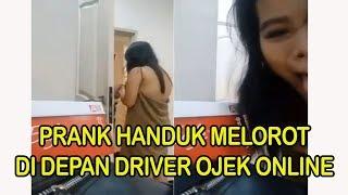 Prank Handuk Terbuka di Depan Driver Ojek Online, Wanita ini Tuai Kecaman Warganet