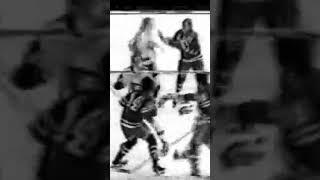 #Flyers & #Rangers mayhem with Dave Schultz in the middle of it. #nhlfights #hockeyfights