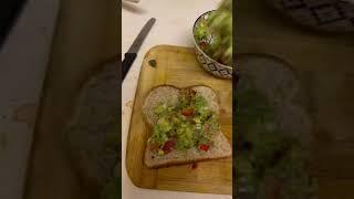 My favourite meal.. Avocado and eggSandwich.. Full recipe in video #avocado #eggs  #healthy