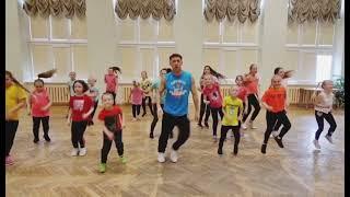 ZUMBA KIDS - Riton x Nightcrawlers - Friday ft. Mufasa