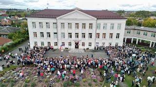 Праздничная линейка в МКОУ «Троицкая СОШ №5» посвященная Дню знаний.