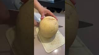 Cantaloupe #fruit #cutting