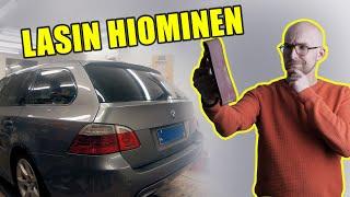 Auton lasin naarmujen hiominen