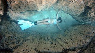 Freediving inside the Fish Eye | Barracuda Lake