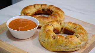 CHEESY ITALIAN Sausage Pastry WREATH with TOMATO Dipping Sauce