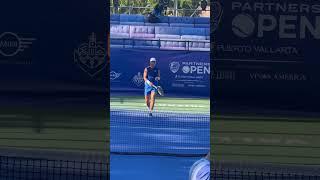 Liam Draxl warming up his serve at the 2024 Puerto Vallarta ATP Challenger 