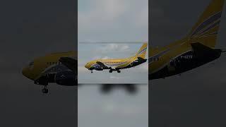 Boeing 737-300 Landing! - Norwich Airport