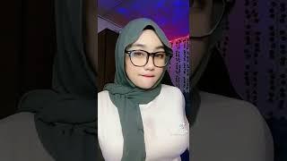 cewek jilbab pengen jilat