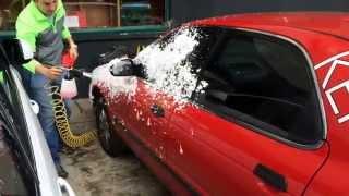 Demostración del uso de nuestra pistola Tornador Foam para lavado de autos con espuma!