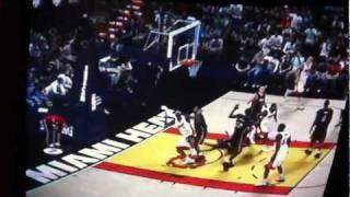 NBA 2K11 LeBron James Amazing Play!