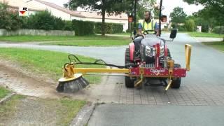 Weeding brush on tractor: HERBIONET