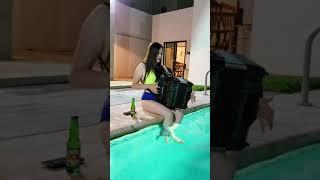 El pistolero-Janeth Valenzuela
