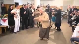 Armenian grandmothers dance Yarkhushta!!