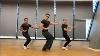 Tiger Shroff Dance On Ek Pal ka jeena Song || Happy birthday Hrithik Roshan Sir || Tiger Rules Offic