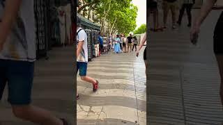 easy to get robbed in this place on the night Barcelona La Rambla 