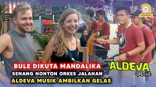 BULE-BULE DIKUTA MANDALIKA SENANG SEKALI NONTON ORKES JALANAN LOMBOK - ALDEVA MUSIK