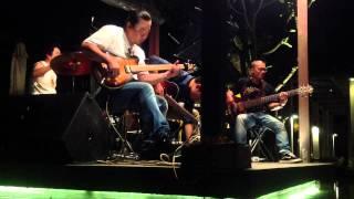 Cao Minh Đức Guitarist Jam His Band (Besame Mucho)