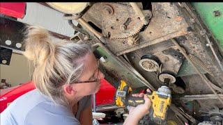 How To Change Out A John Deere Drive Belt In 10 Minutes! 100 Series, 42 Inch Cut