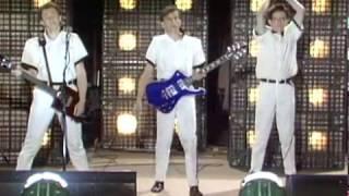 Devo - Gates of Steel (Live on Fridays 1980) [HQ]