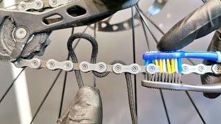 This Drivetrain Will Last Much Longer. How To Clean And Lube Dirty Bicycle Chain. Slow Mo Comparison