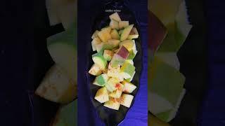 Mango with salt and chilly powder #mango #rawmango #rawmangorecipes #snacks #shorts