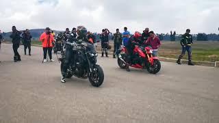 MT09 VS GSXS 750