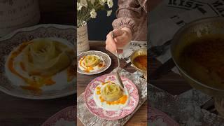 Rose dumplings / Gül mantısu
