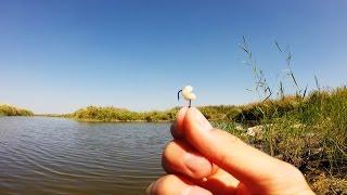 Насаживание перловки на крючок.Рыбалка.Fishing