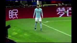 Болл-бой «МЮ» издевается над Кайлом Уокером!
