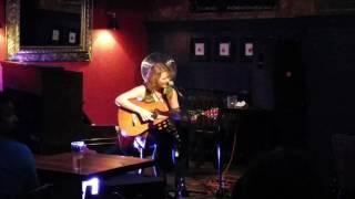 Nina Ann Sawicka - Blackbird