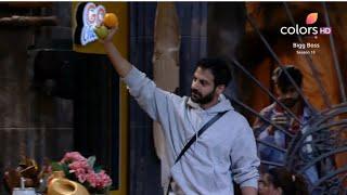 Bigg Boss 18 NEW PROMO: Karan Veer Ko Mila Fruits; Avinash Ne Nahi Ki Ungli