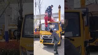 The customer measured the height with a tape measure. 8-ton truck crane with a 30-meter arm length