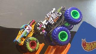 Hot Wheels Monster Trucks Battle Round 2\Batalha dos Monster Trucks\Batalla de los Monster Trucks