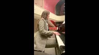 Svetlana Melentieva plays "For the Sake of Love" by Vitalij Neugasimov