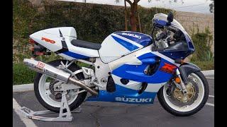 Suzuki GSX r600 schimbam sticla (vizorul) nou