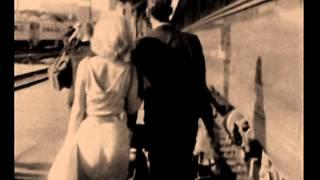 Marilyn Monroe And Her Sexy Walk ( A Description Of)
