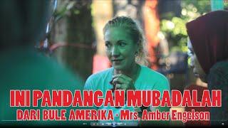 BULE AMERIKA MEMAKNAI MUBADALAH PAKE BAHASA INGGRIS - Mrs. AMBER ENGELSON