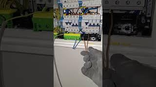 Коротке замикання _дивись що сталося. #емігрант #electrical #грузовичок