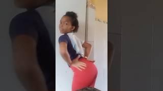 menina novinha dançando funk 8