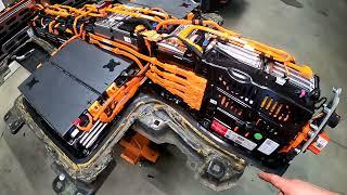 Complicated repair of Volkswagen e-Golf electric car