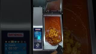 Butter chicken in the iVario Pro  | RATIONAL