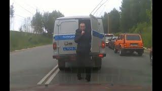 drunk man from russia, escaped from a police van right on the road! wtf