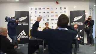 Guy Williams sings 'I'll Say Goodbye' to Sonny Bill Williams