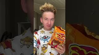 ЕМ ЧИПСЫ ВЛАДА БУМАГИ ЭТО ВКУСНО #shorts #прикол #а4 #чипсы #обзор