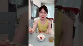 女朋友这是什么操作？#富婆 #恋爱  yoyo切克闹